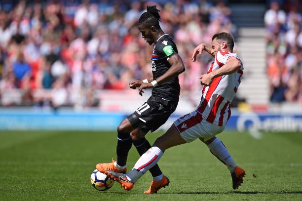 万人观赛的 万人观赛的